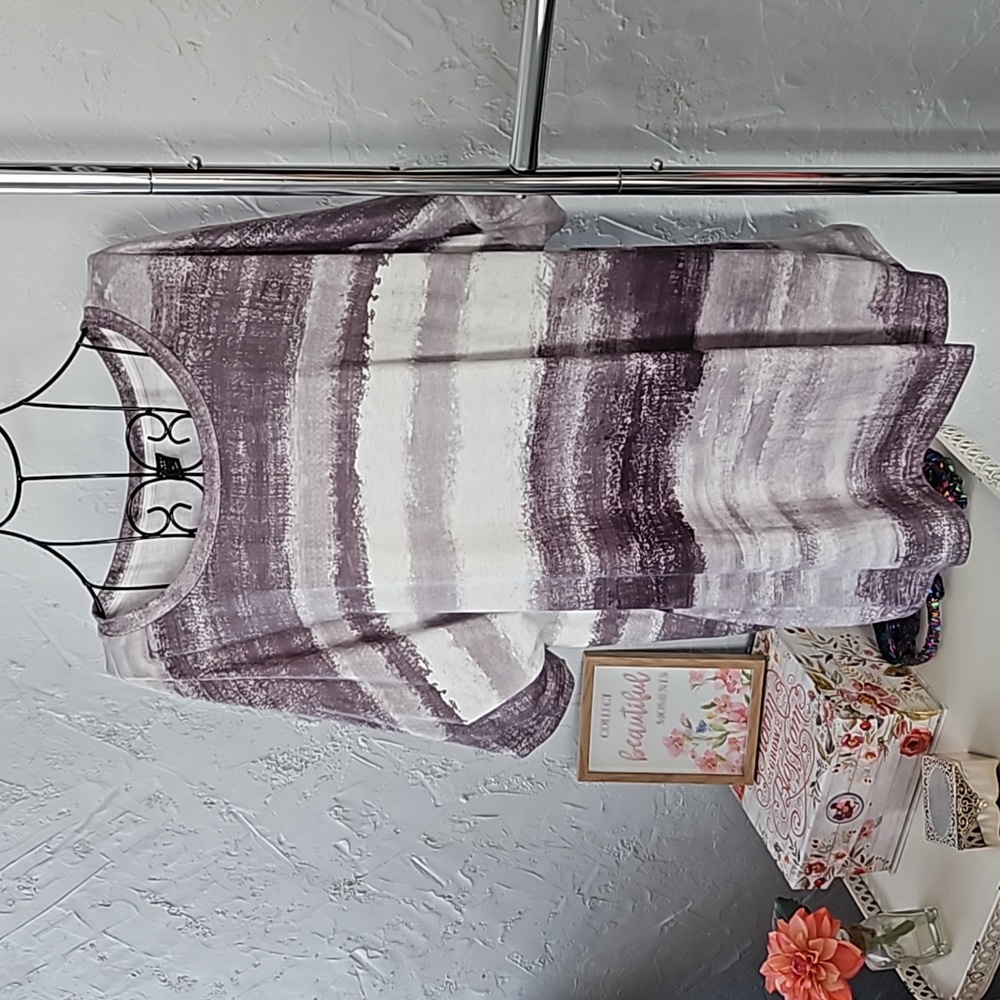 Emery Rose plus top. Size 2X